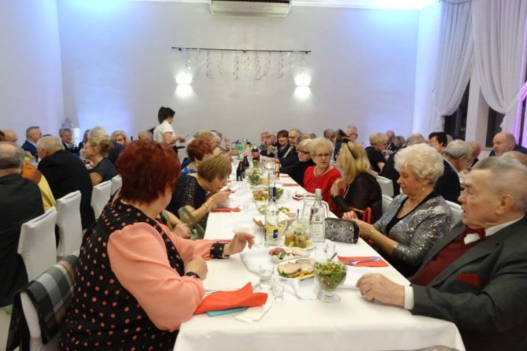 <strong>ZMIANA GODZINY SPOTKANIA WIGILIJNEGO</strong>